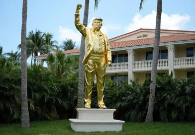 DONALD “COLOSSUS” TRUMP – THE BATSHIT CRAZY EMPEROR DONALD “COLOSSUS” TRUMP – THE BATSHIT CRAZY EMPEROR