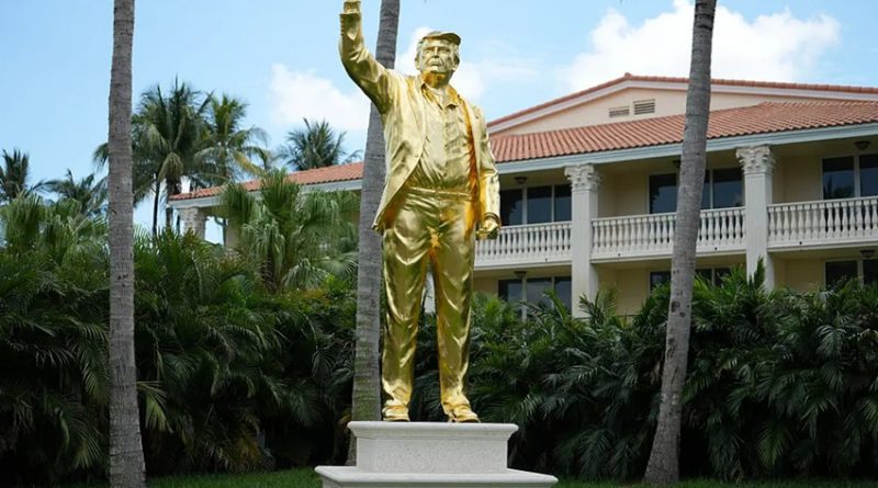 DONALD “COLOSSUS” TRUMP – THE BATSHIT CRAZY EMPEROR DONALD “COLOSSUS” TRUMP – THE BATSHIT CRAZY EMPEROR